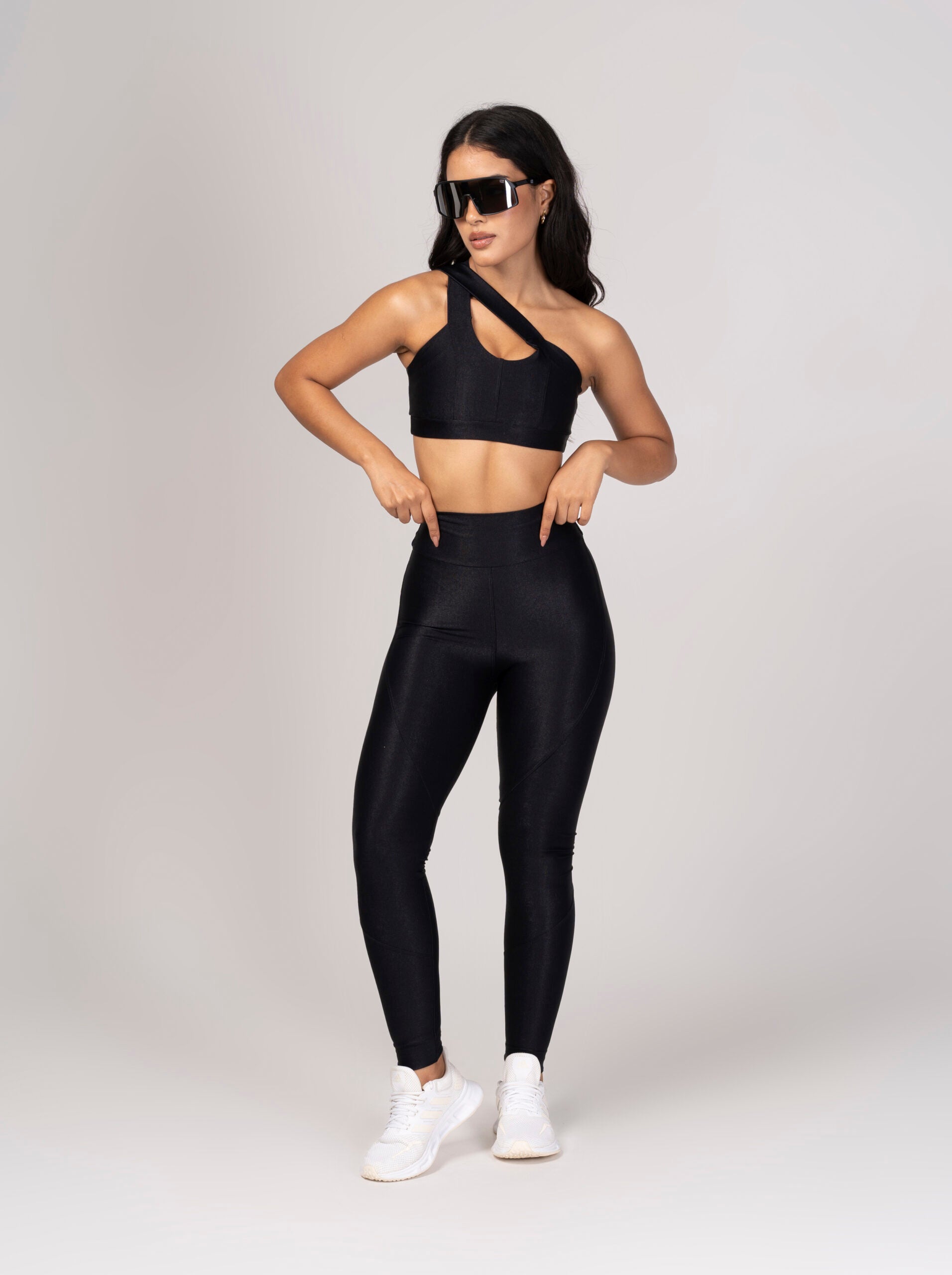 Conjunto Preto Legging e Top Cruzado Lovers