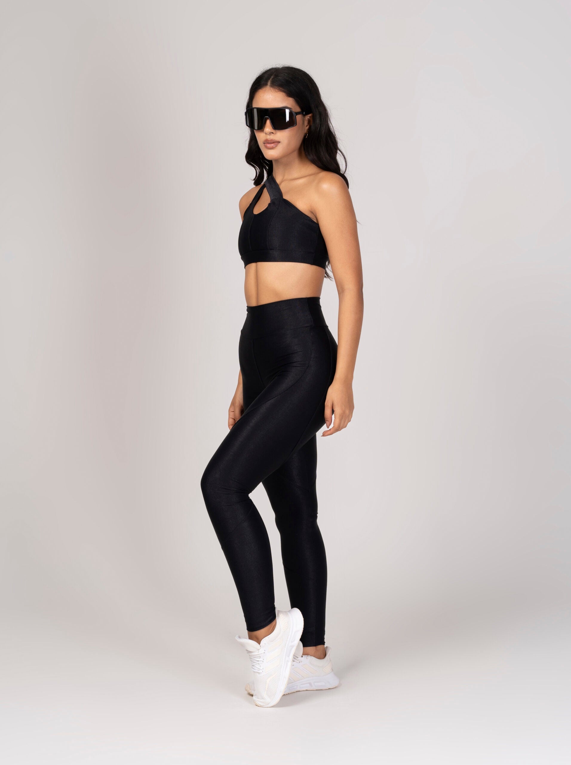 Conjunto Preto Legging e Top Cruzado Lovers